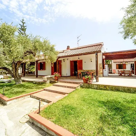 Le Magnolie تْشيفالو